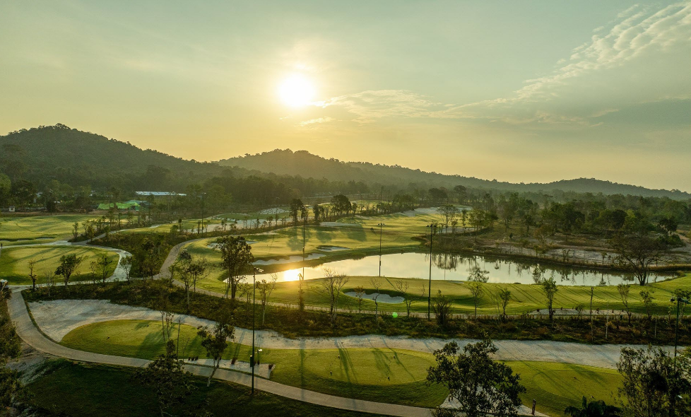 Eschuri Vung Bau Golf